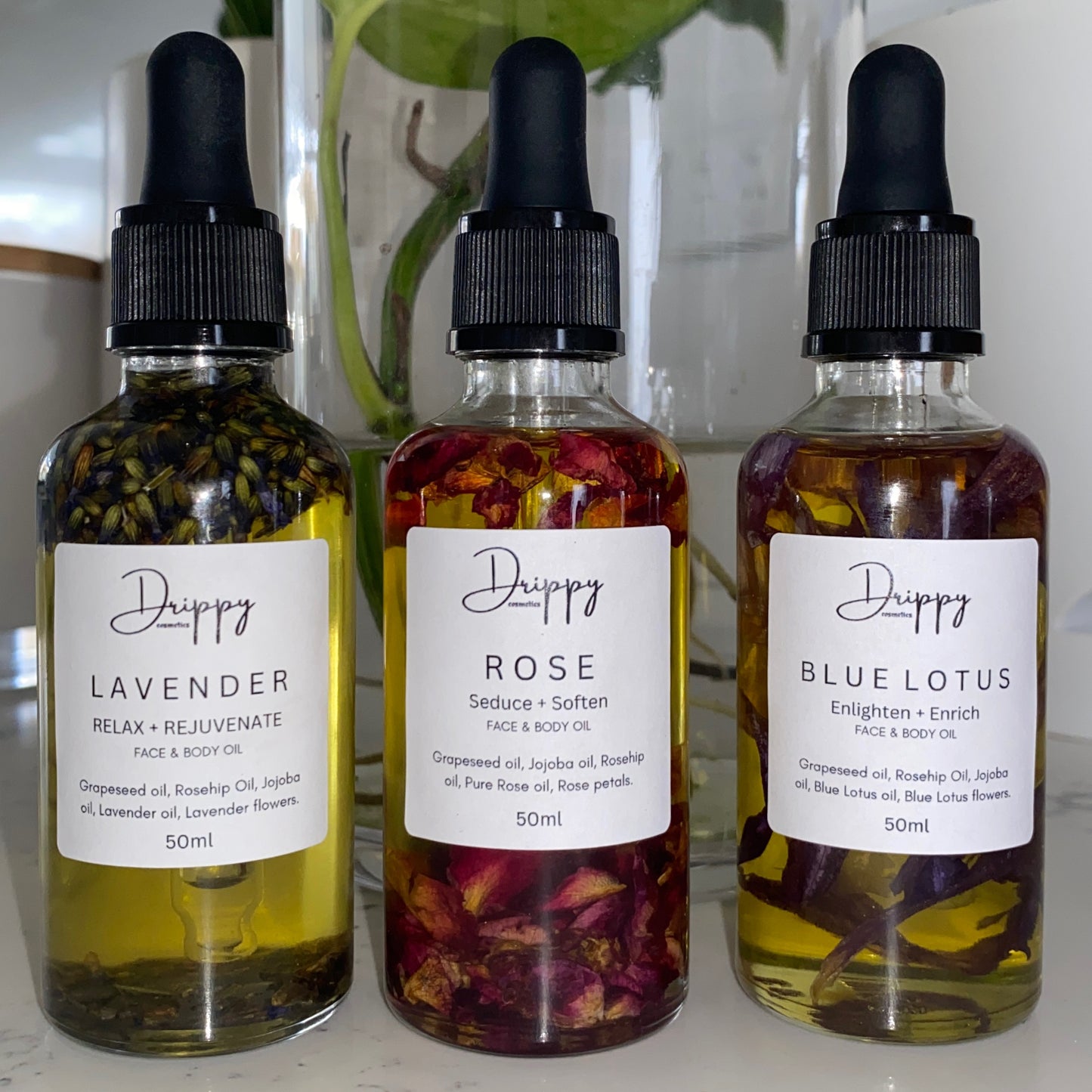 DRIPPY COSMETICSLavender Oil
Lavender oil has been used and cherished for centuries for its unmistakable aroma and myriad benefits. In ancient times, the Egyptians and Romans used Lavender for 